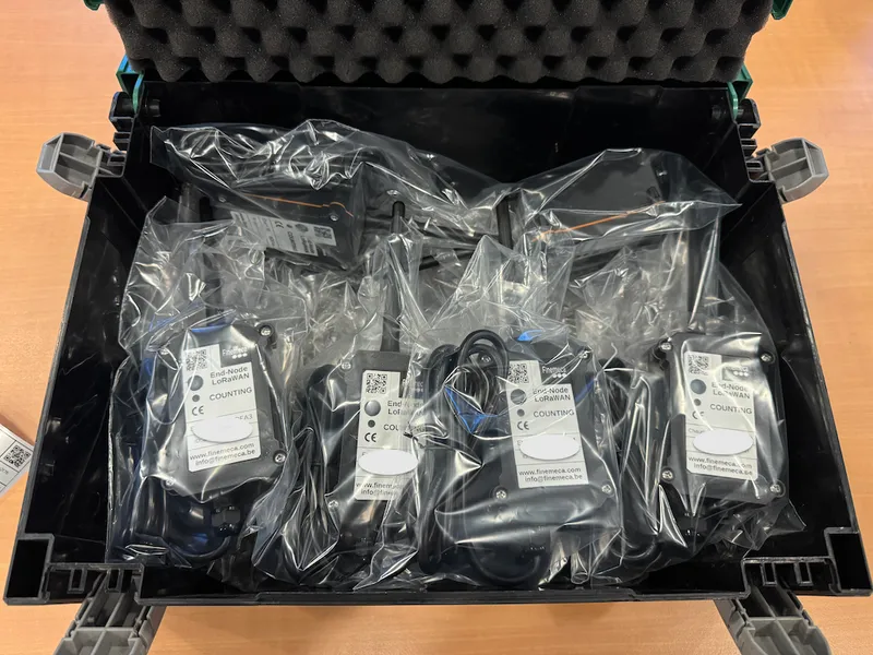 10 devices LoRaWAN conditionnés et prêts à l'expédition