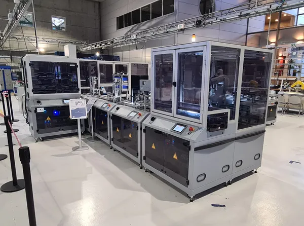 Vue d'ensemble du démonstrateur Technifutur avec les différentes stations de production